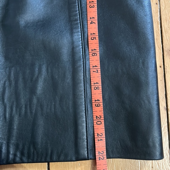 Vintage leather skirt - Picture 3 of 7